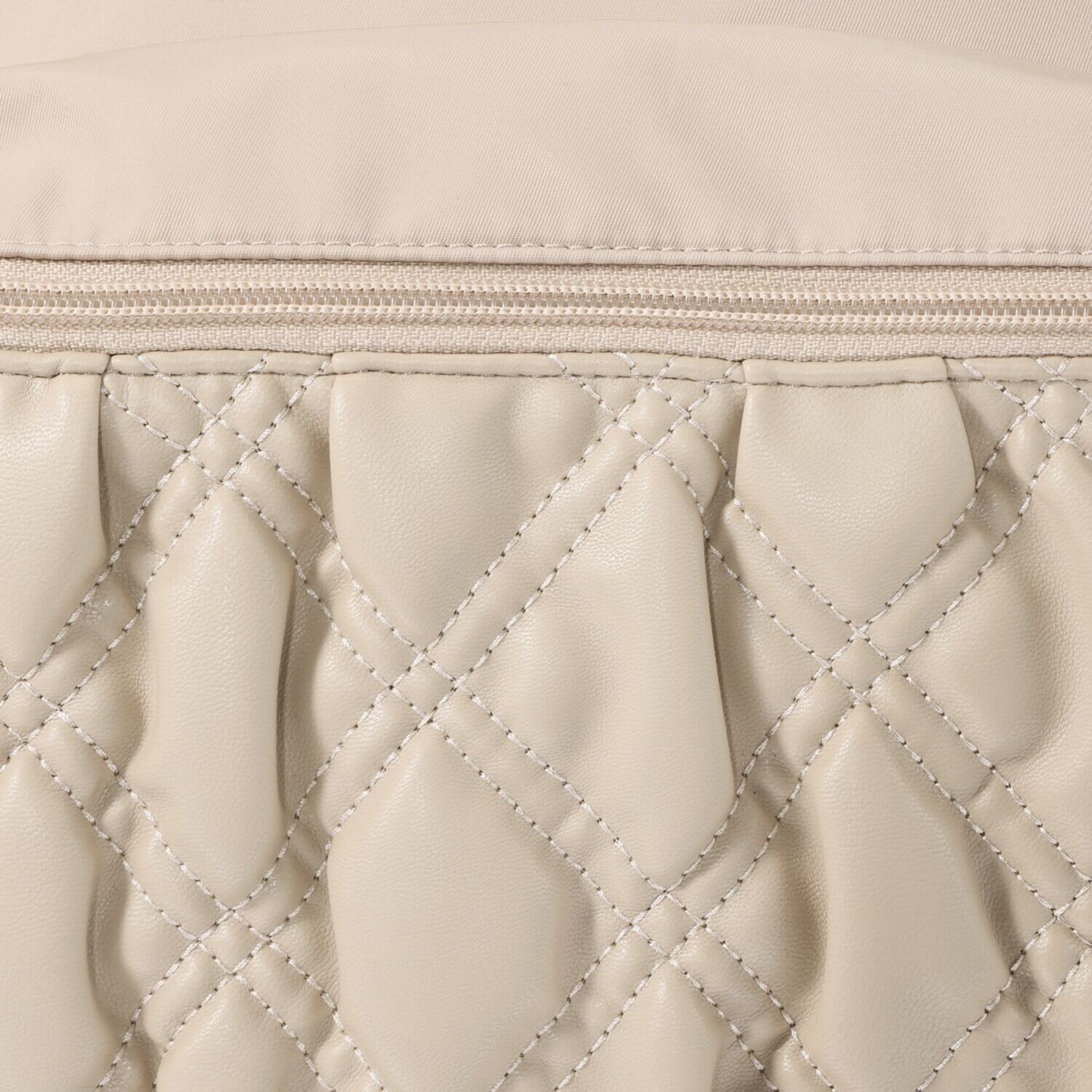 ウニカ 人間工学に基づいた ふんわりキルトポケット リュック ＜トートバッグ付＞