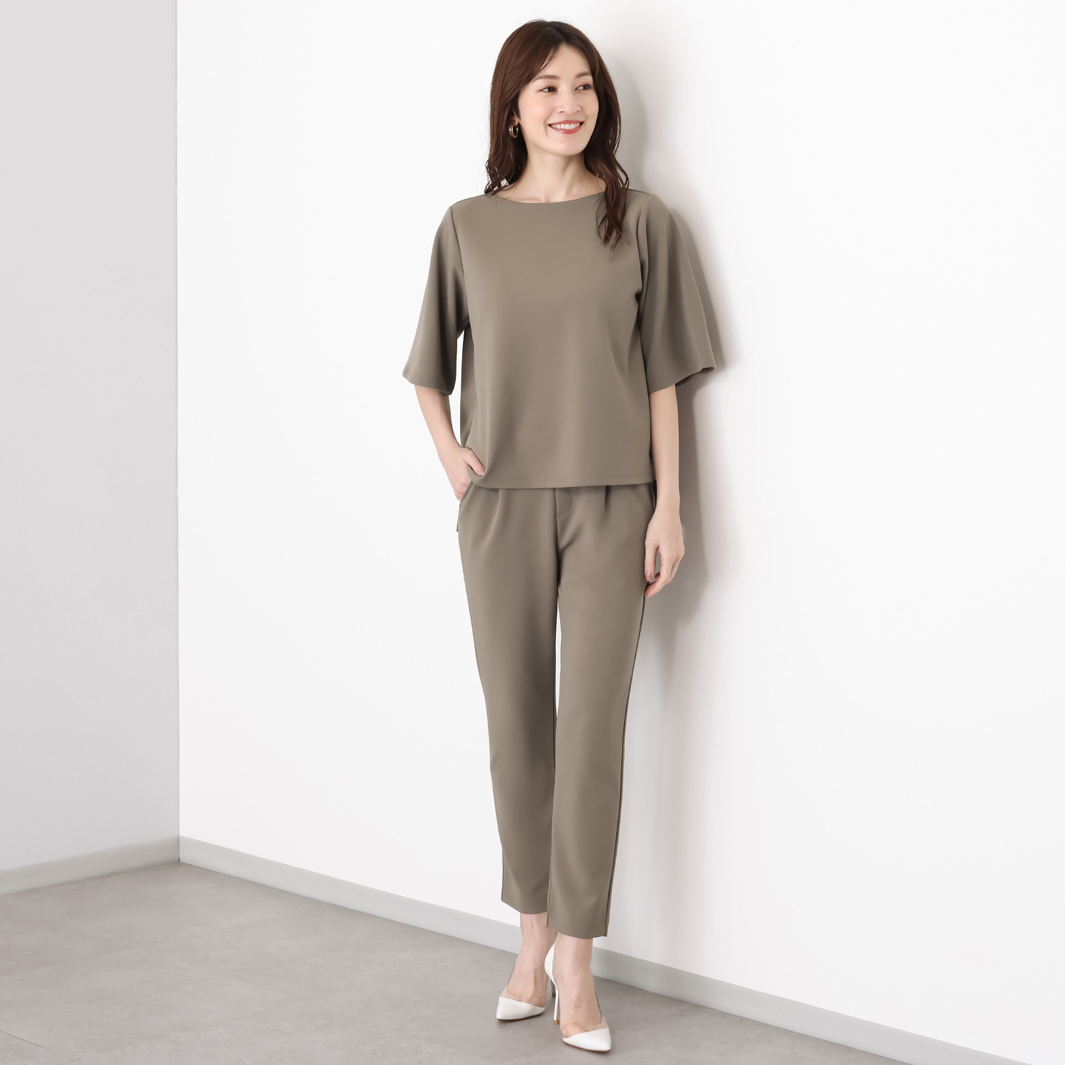 ＴＡＫＵＭＩＢＡ 洗えてシワになりにくい！ ストレッチジョーゼット 日本製　ワンタック テーパードパンツ