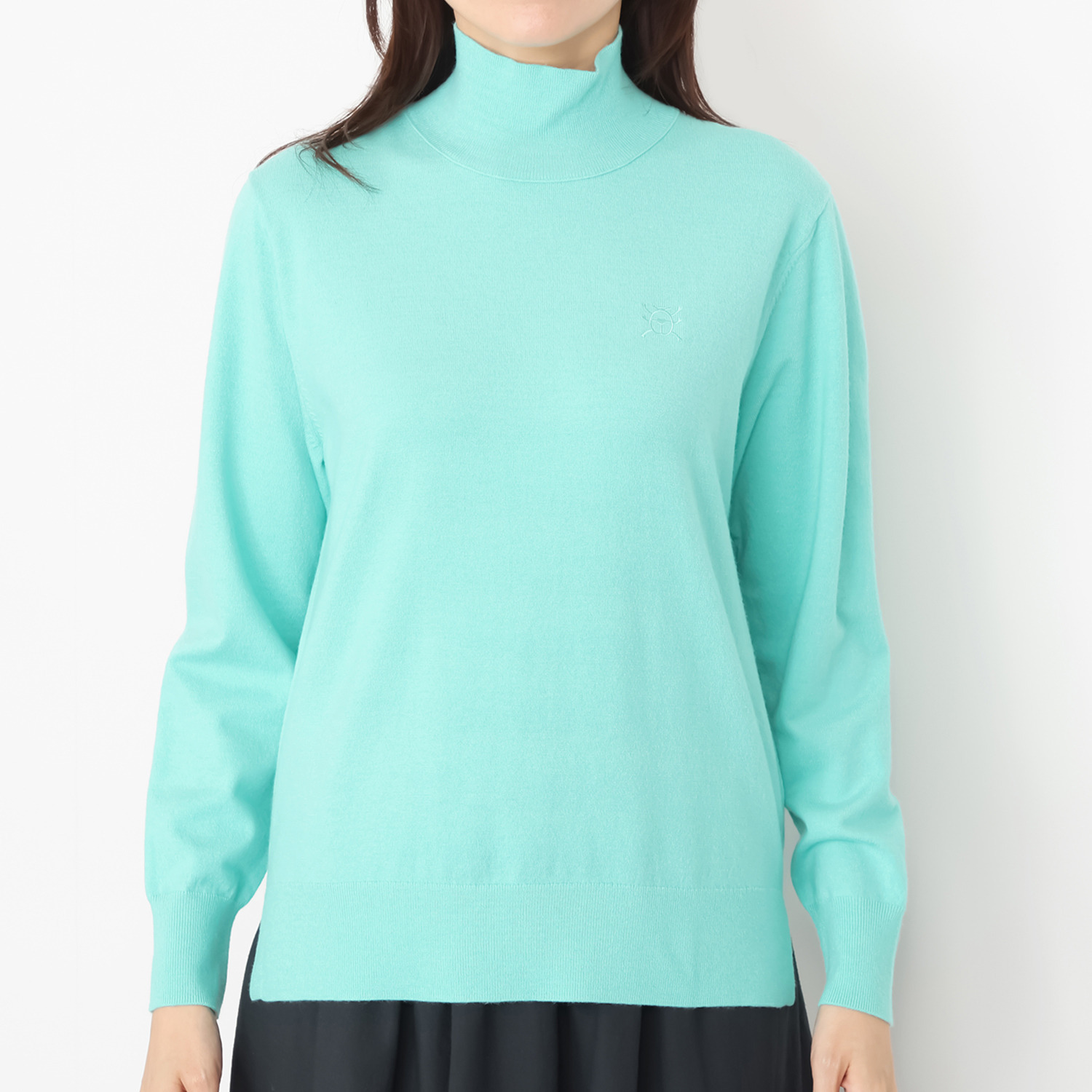 ホリーズ　アズ 刺しゅうアクセント ニットプルオーバー