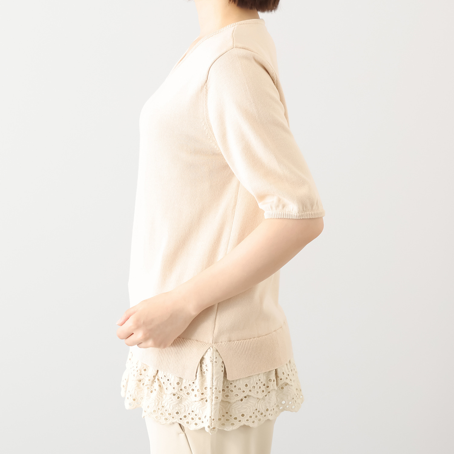ボンボン・エ・ショコラ カットワークレース使い ニットトップス