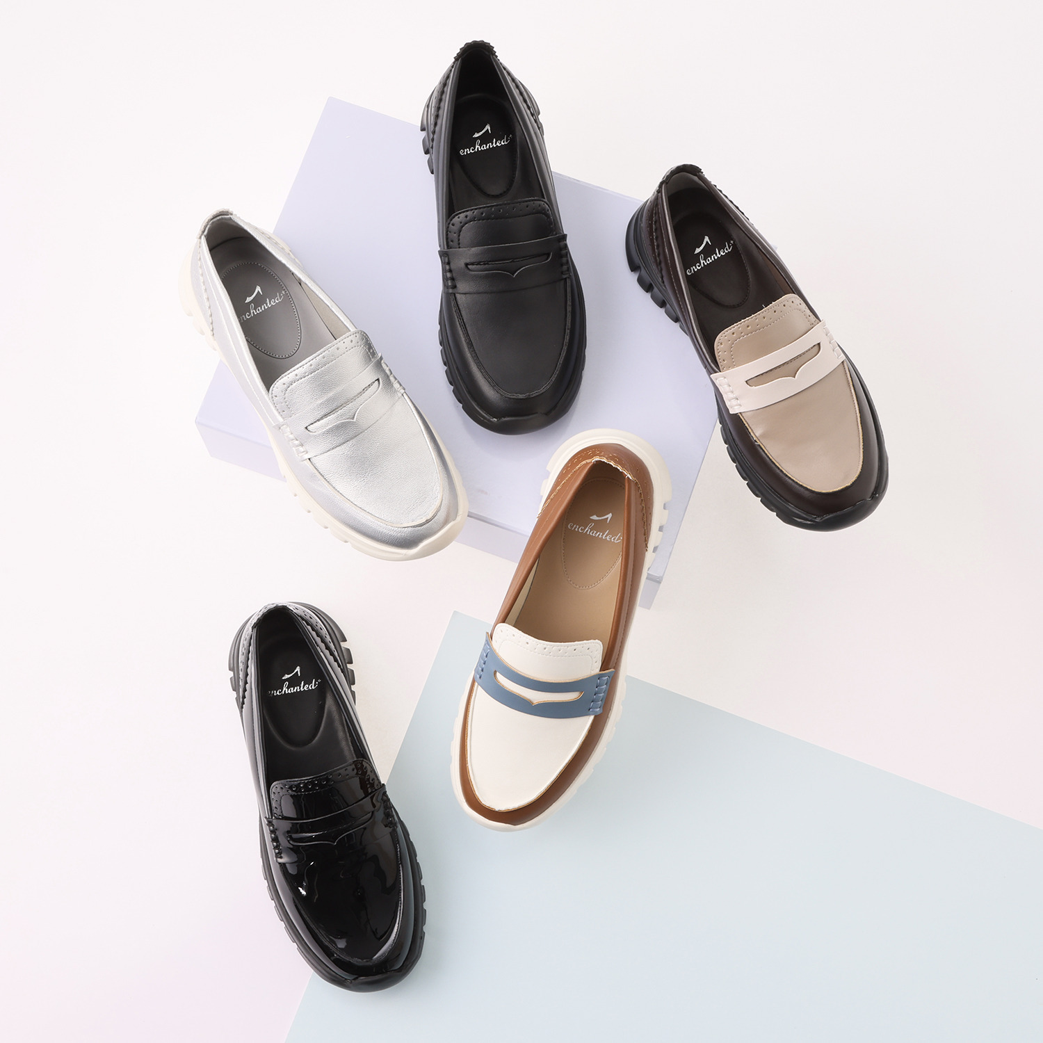 エンチャンテッド 防水　はっ水 晴雨兼用！ スニーカー感覚の 軽量コインローファー