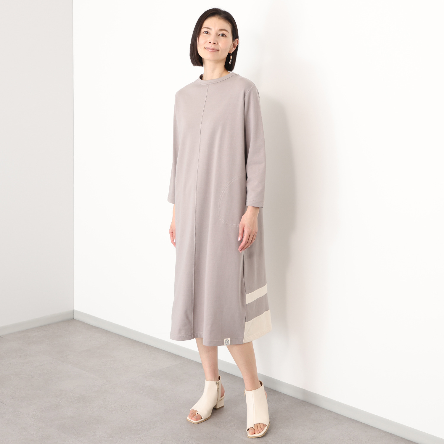 シロヤイチガントウキョウ ベルガモ 裏毛 配色ワンピース