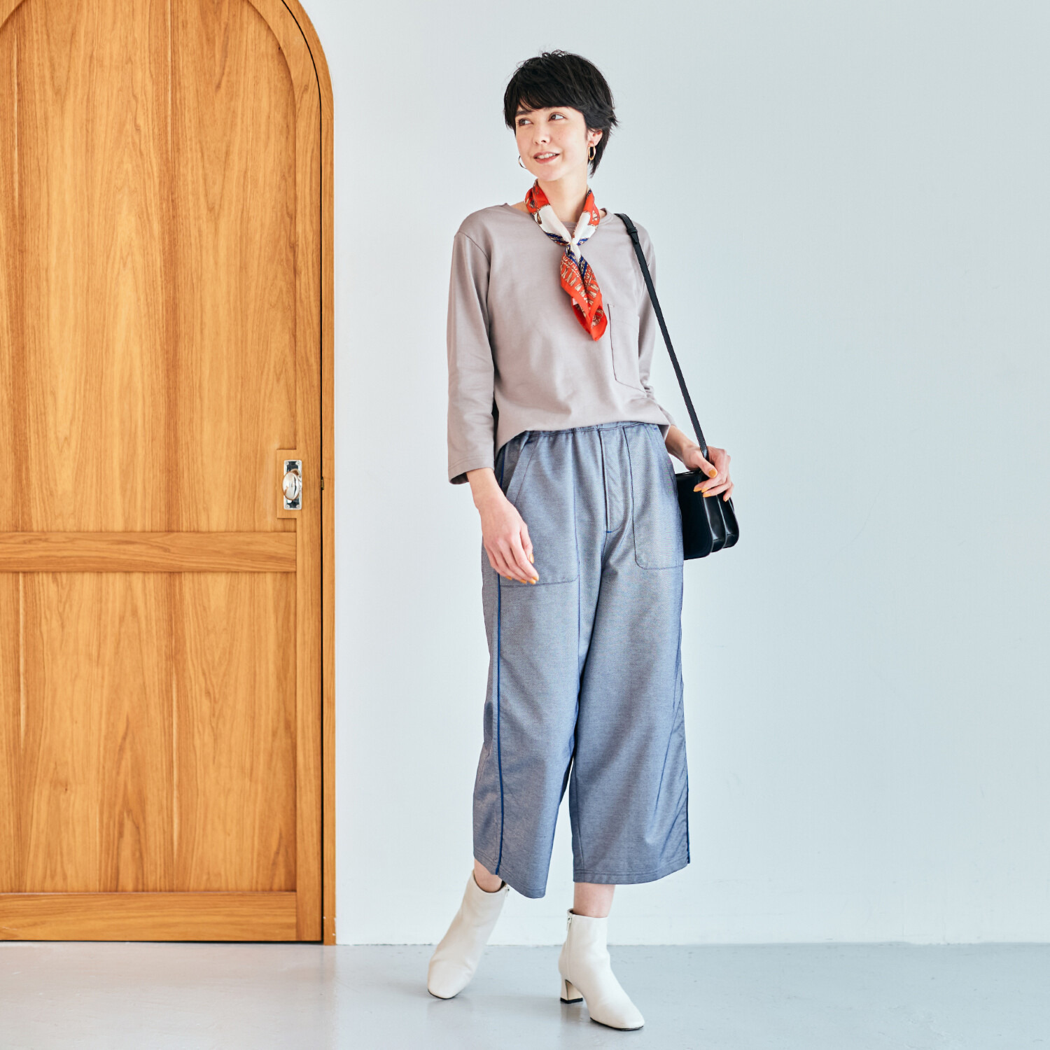 シロヤイチガントウキョウ ベルガモ ツイルワイドパンツ