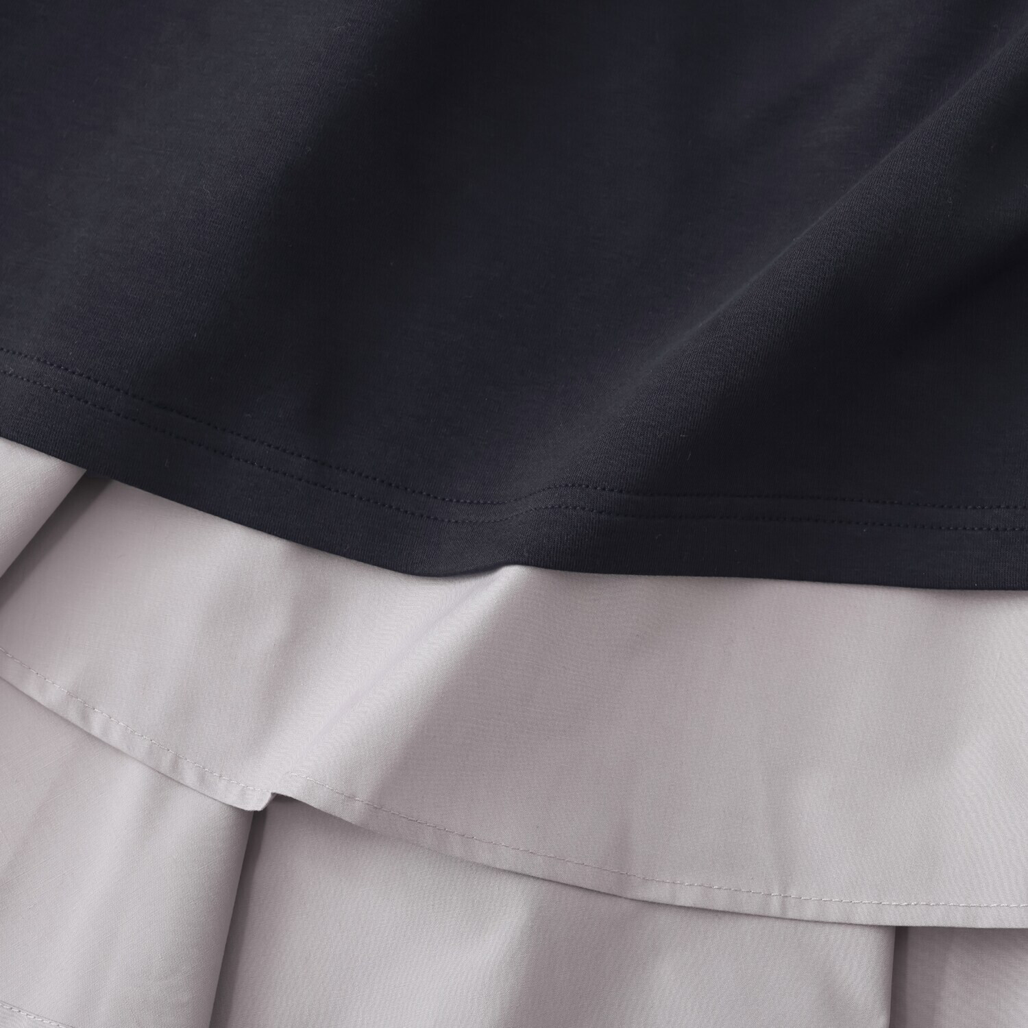 イロプライム １枚で完成！ 異素材重ね モードなプルオーバー