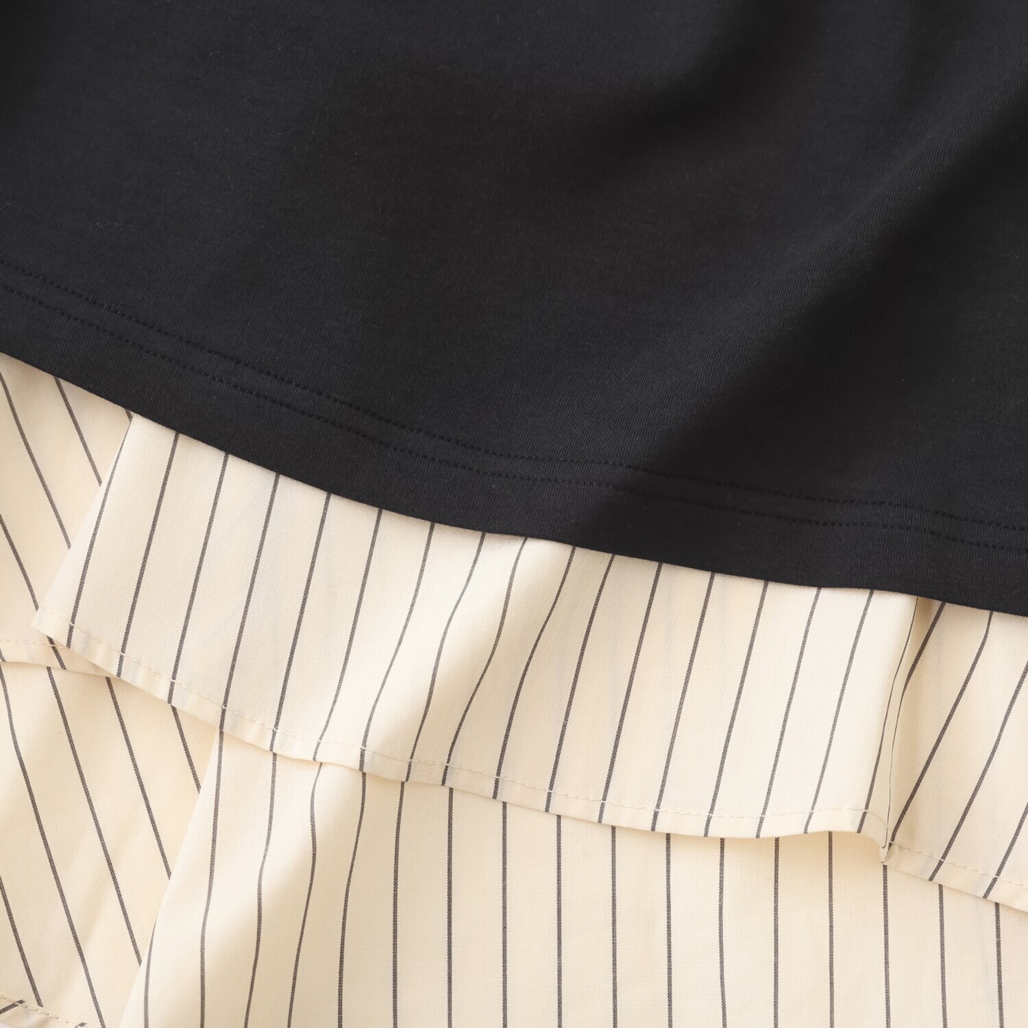 イロプライム １枚で完成！ 異素材重ね モードなプルオーバー