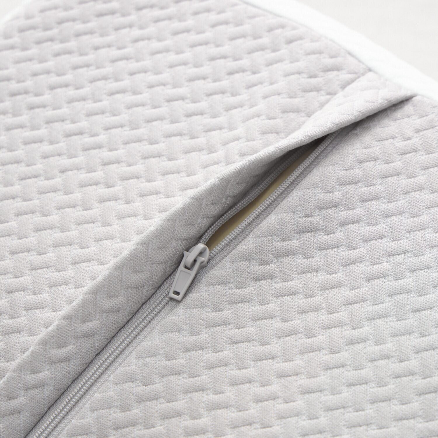 ｎｉｓｈｉｋａｗａ 仰向けも横向きも快適！ 特殊Ｔ字形状で ムニュッとフィット ポリゴンピロープレミアム