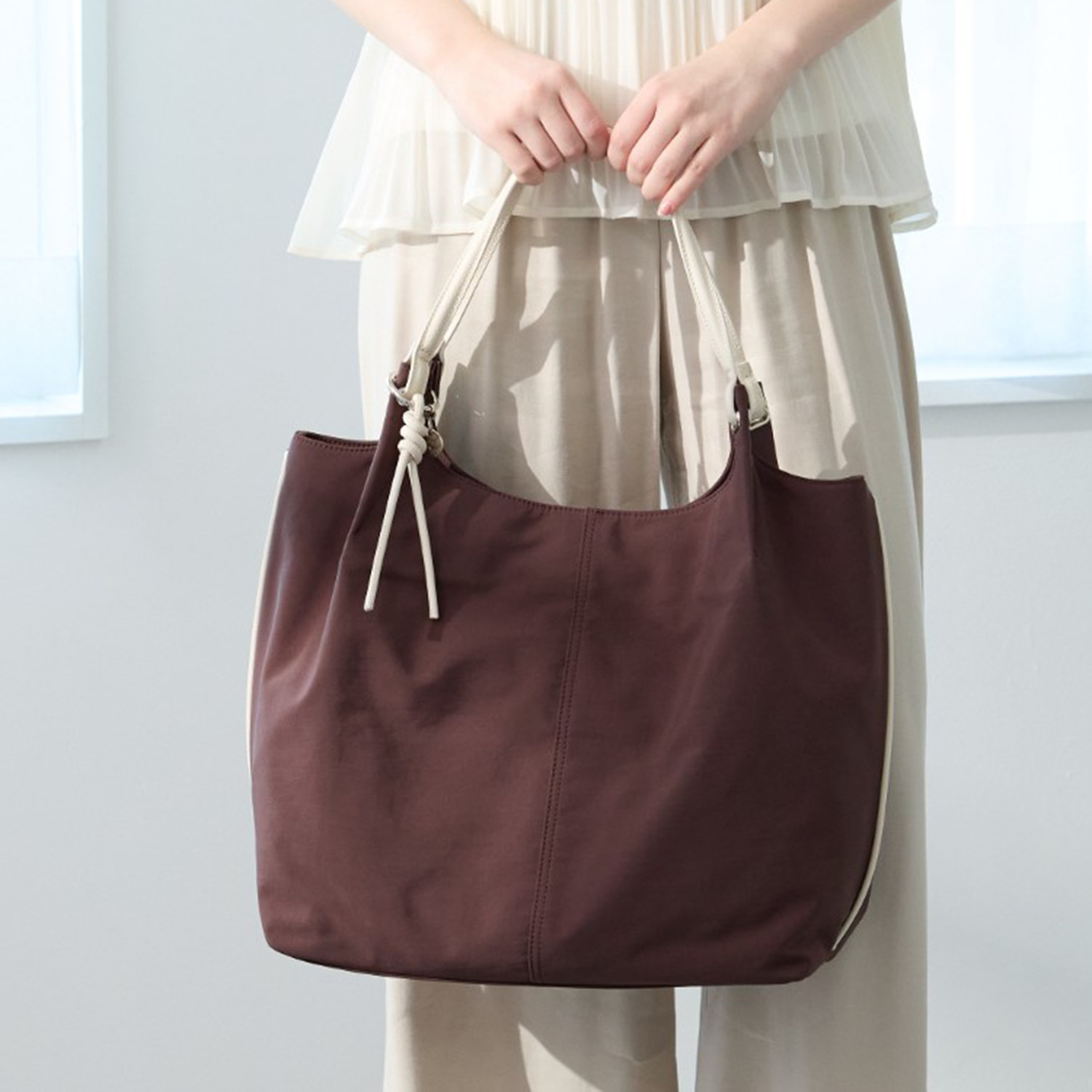 マドモワゼル　ザザ チャーム付 はっ水 トートバッグ