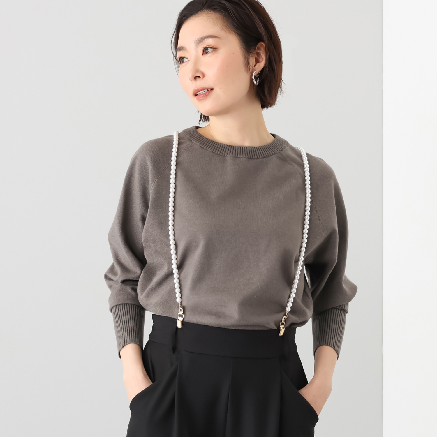 タマミ　ワタナベ パール調モティーフ サスペンダー “レッツパーリー”