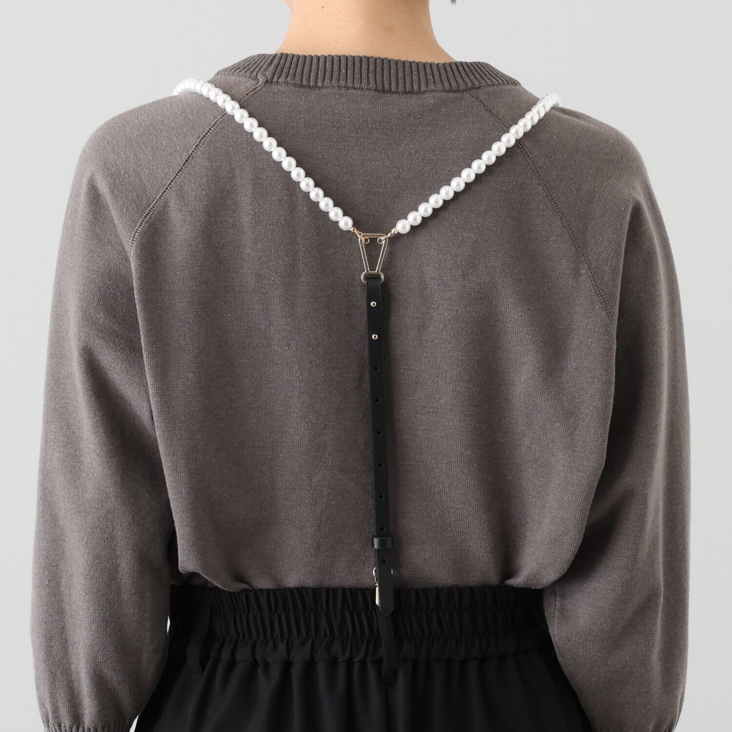 タマミ　ワタナベ パール調モティーフ サスペンダー “レッツパーリー”