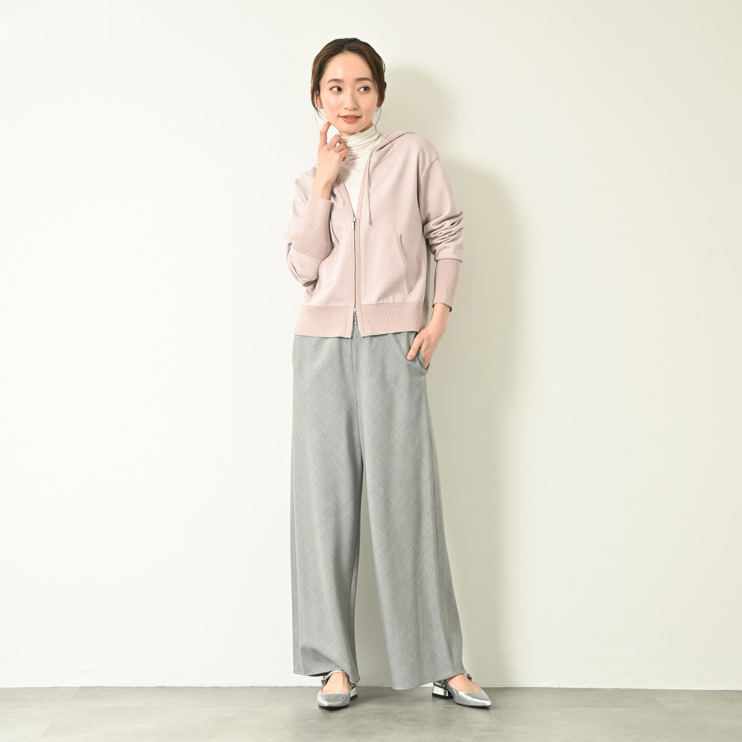 元町ゼラール きちんと＆きれい見え ふんわりコットン混 ラメアクセント ニットパーカー