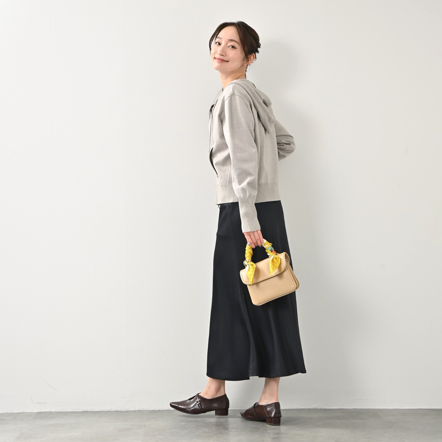 元町ゼラール きちんと＆きれい見え ふんわりコットン混 ラメアクセント ニットパーカー