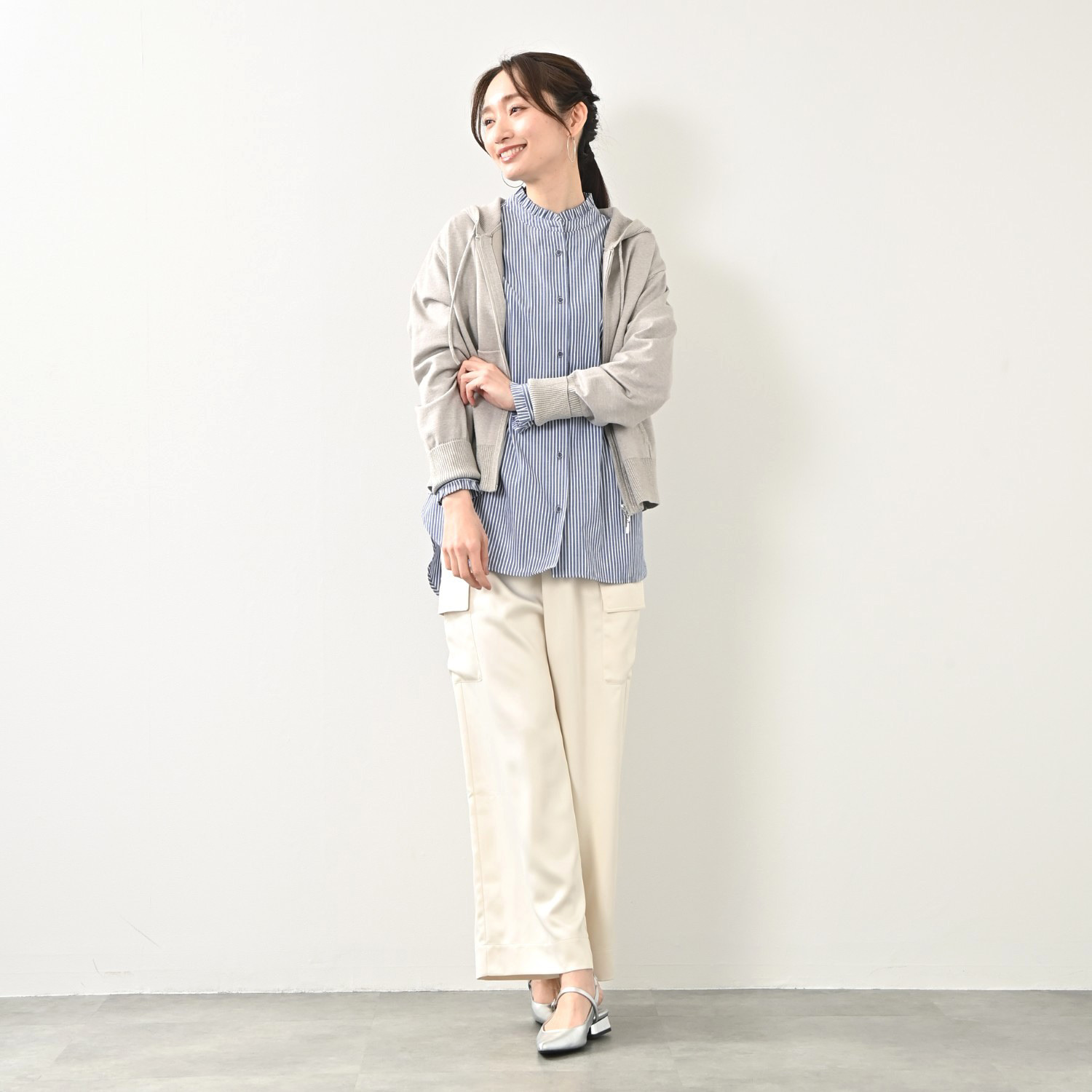 元町ゼラール きちんと＆きれい見え ふんわりコットン混 ラメアクセント ニットパーカー