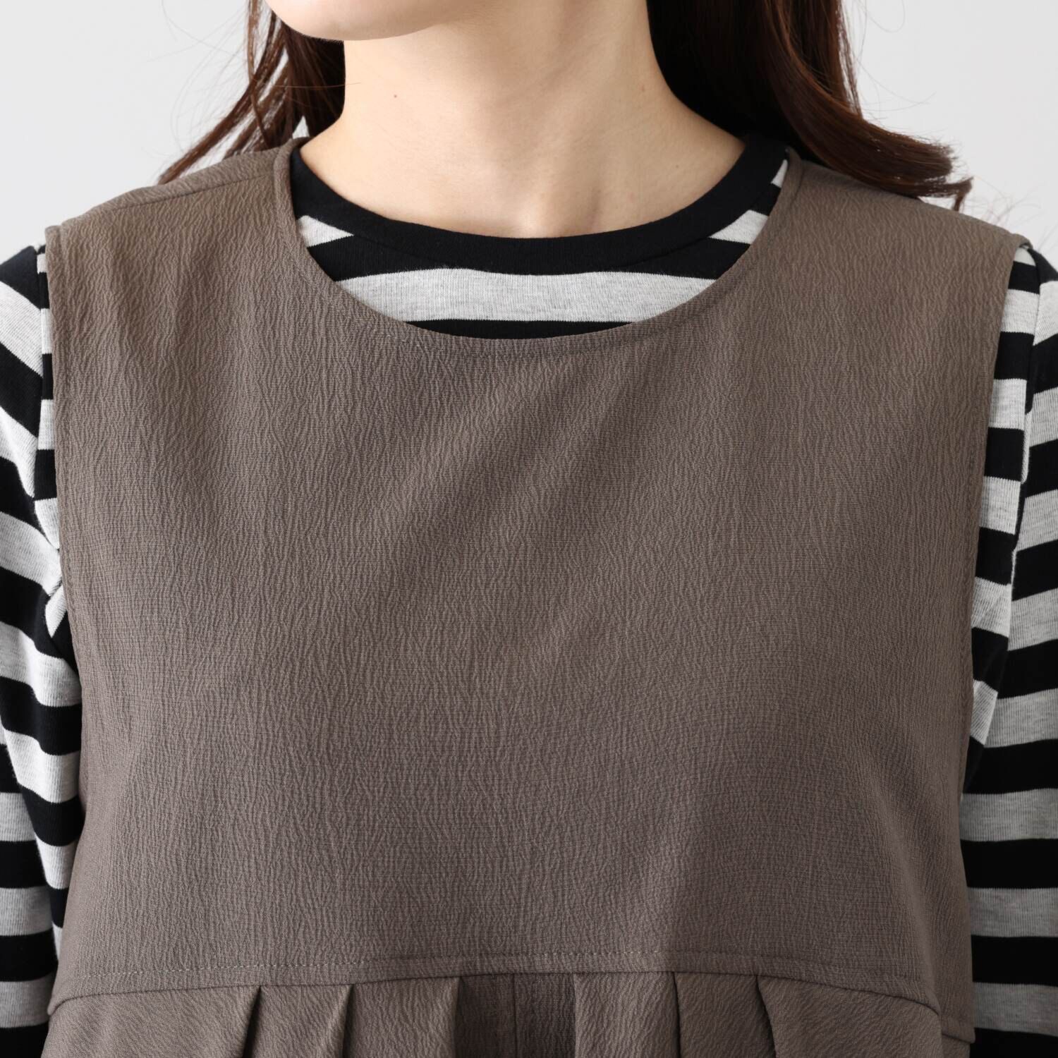 ヒロコ　デシネール シボ感のあるしなやか素材 タックドレープが流れる バレルシルエット ジャンドレワンピース