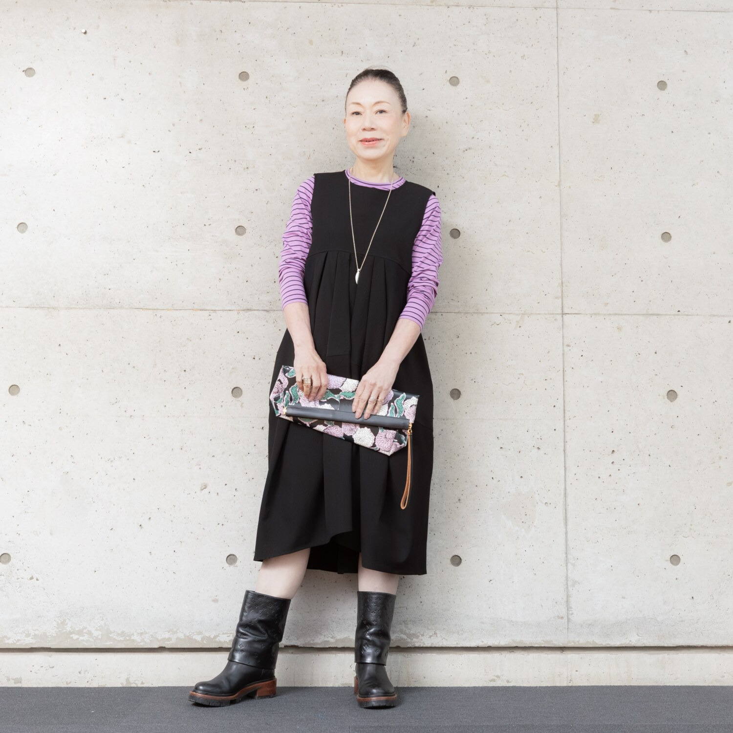 ヒロコ　デシネール シボ感のあるしなやか素材 タックドレープが流れる バレルシルエット ジャンドレワンピース