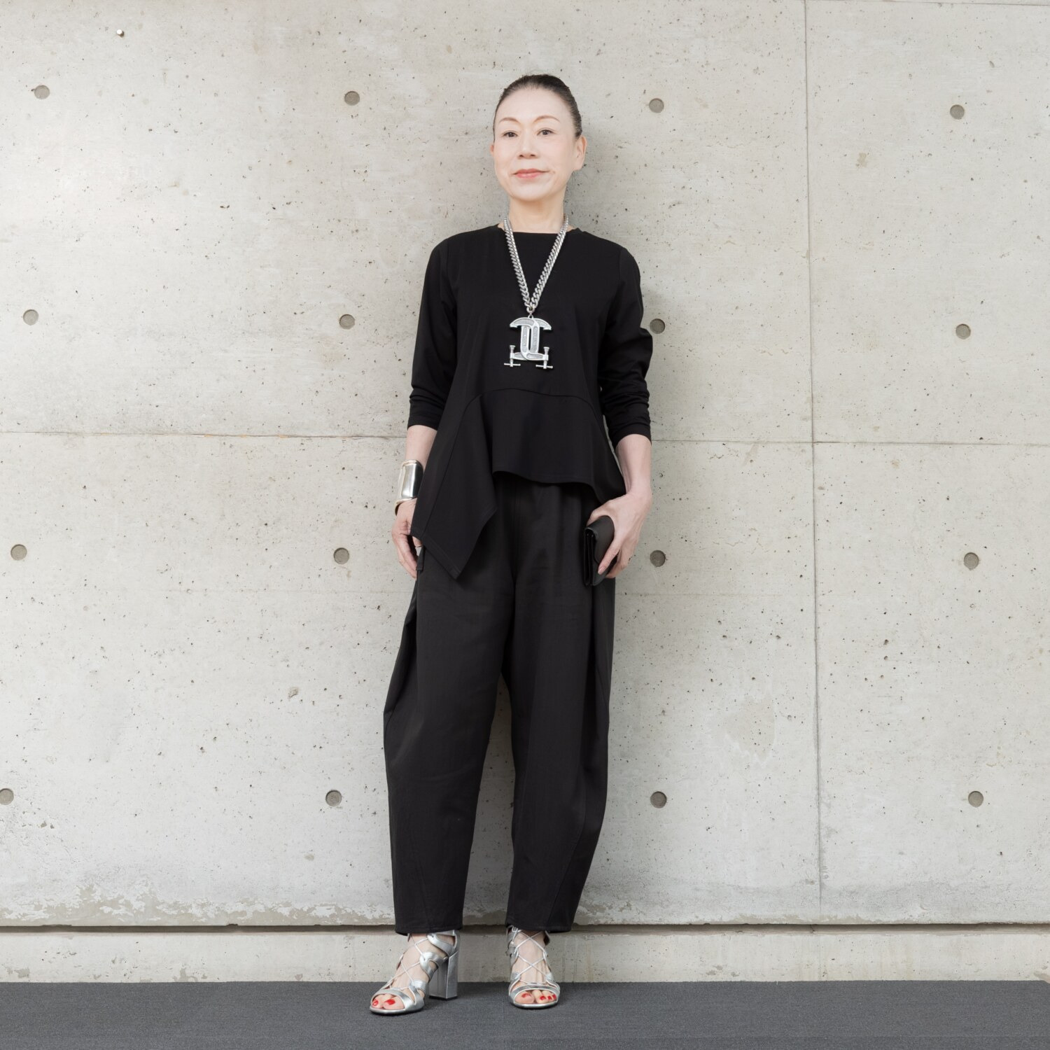 ヒロコ　デシネール ニュアンスフレアー ヘムラインがきれい 大人女子のために ちょこっとモードな プルオーバー