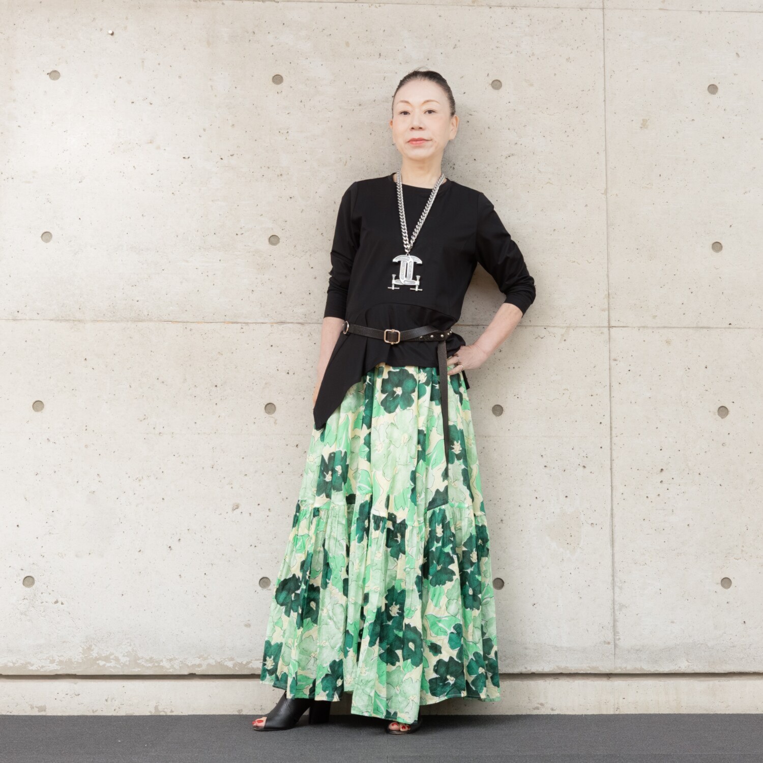 ヒロコ　デシネール ニュアンスフレアー ヘムラインがきれい 大人女子のために ちょこっとモードな プルオーバー