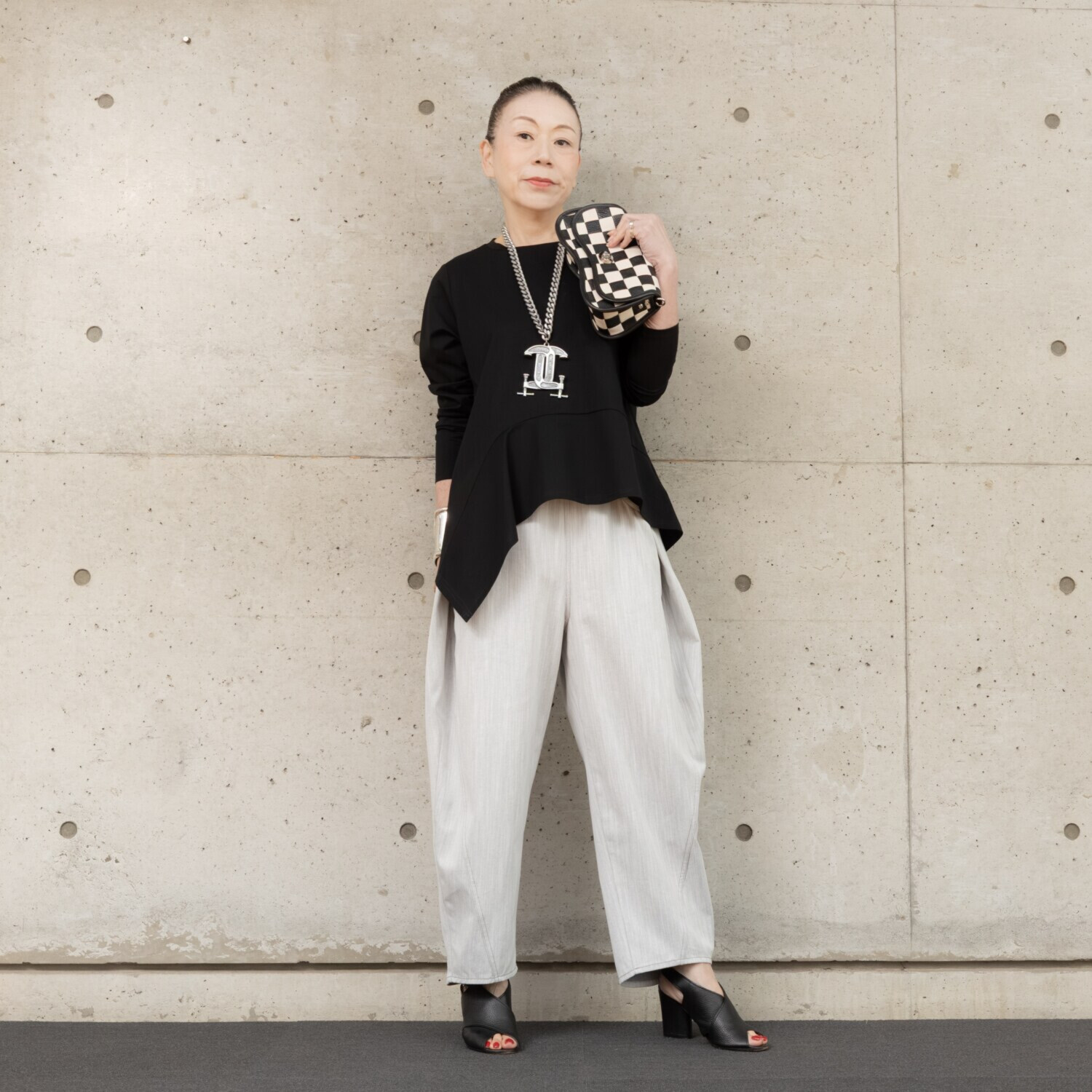 ヒロコ　デシネール ニュースラブデニム 脇タックデザイン ちょこっとモードな バレルシルエットパンツ