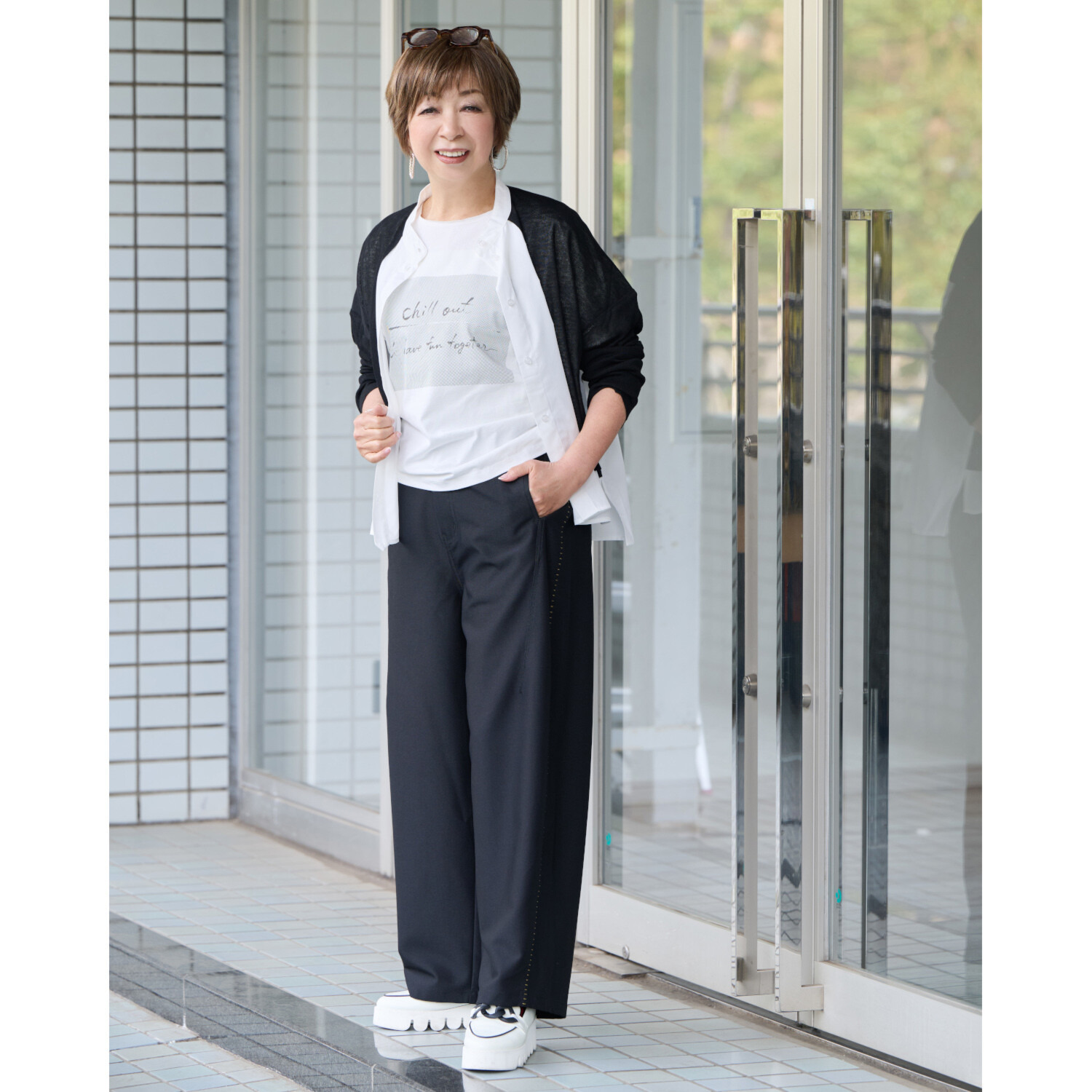 ウノ・ウノ・ドゥーエ 大人の上品カジュアル ステッチアクセント デニム調パンツ