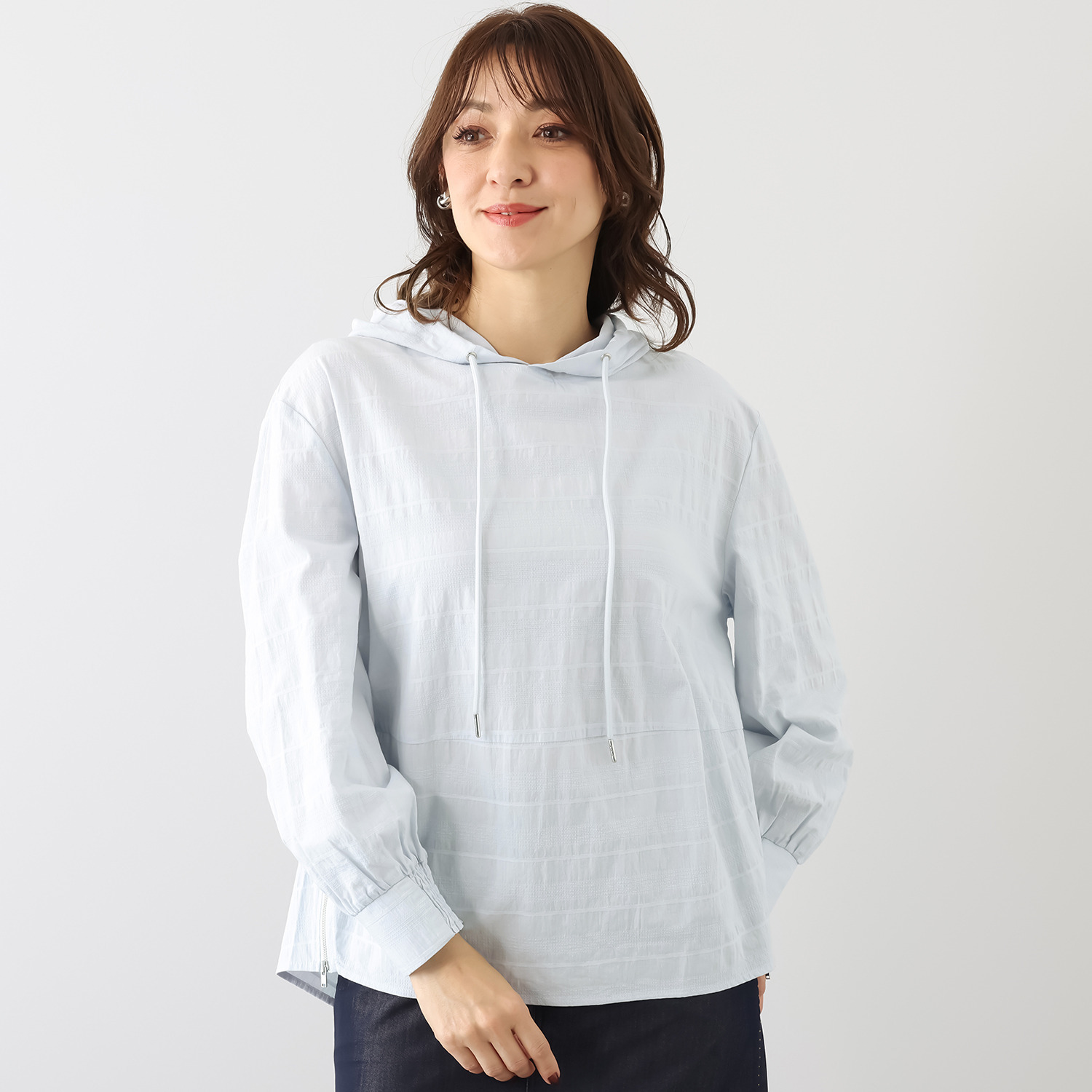 ウノ・ウノ・ドゥーエ 変わり織りボーダー 軽やかコットン パーカー