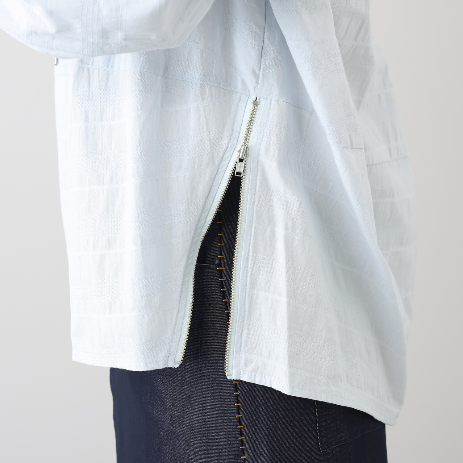 ウノ・ウノ・ドゥーエ 変わり織りボーダー 軽やかコットン パーカー