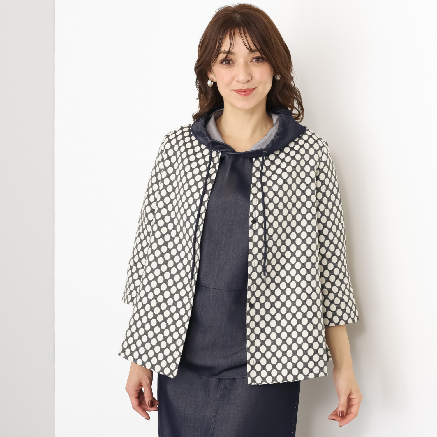 ウノ・ウノ・ドゥーエ 大人の上品ドット フレアーミドルジャケット