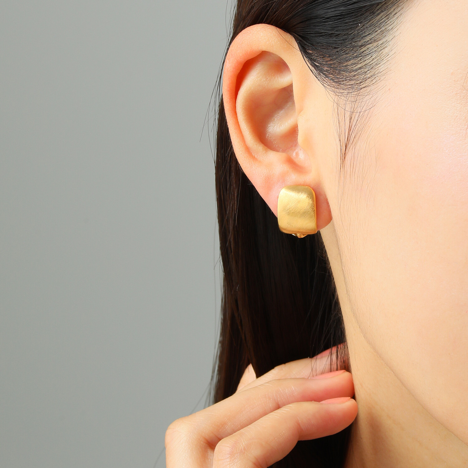 ジュンコ　シマダ シルバー スクエアデザイン ボリューム イヤークリップ／ピアス