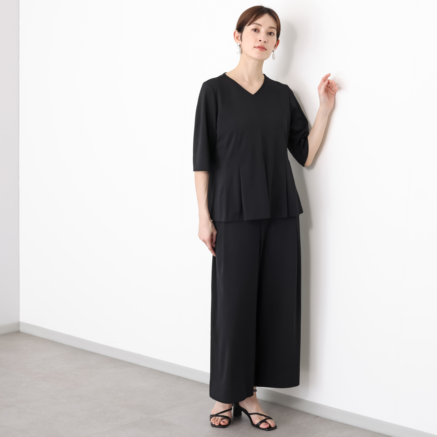 ヤエアジュテ スタイルアップ＆ 着回し抜群！ 大人のブラウスとパンツ ２点セット