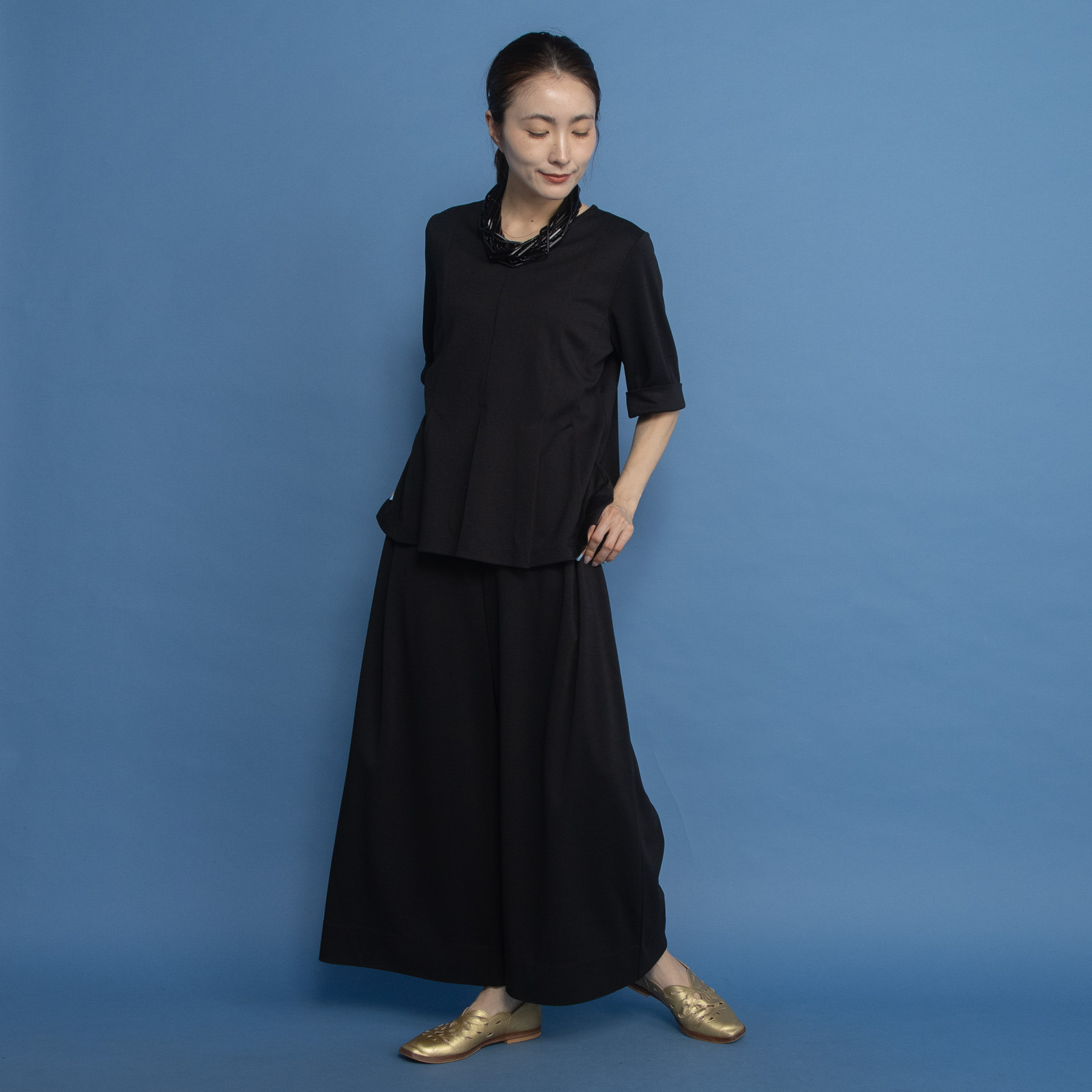 ヤエアジュテ スタイルアップ＆ 着回し抜群！ 大人のブラウスとパンツ ２点セット