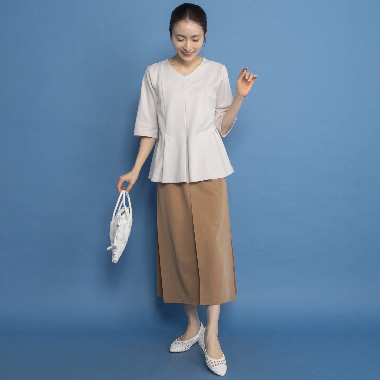 ヤエアジュテ Ｉラインでスタイルアップ サイドタックデザイン ロングスカート