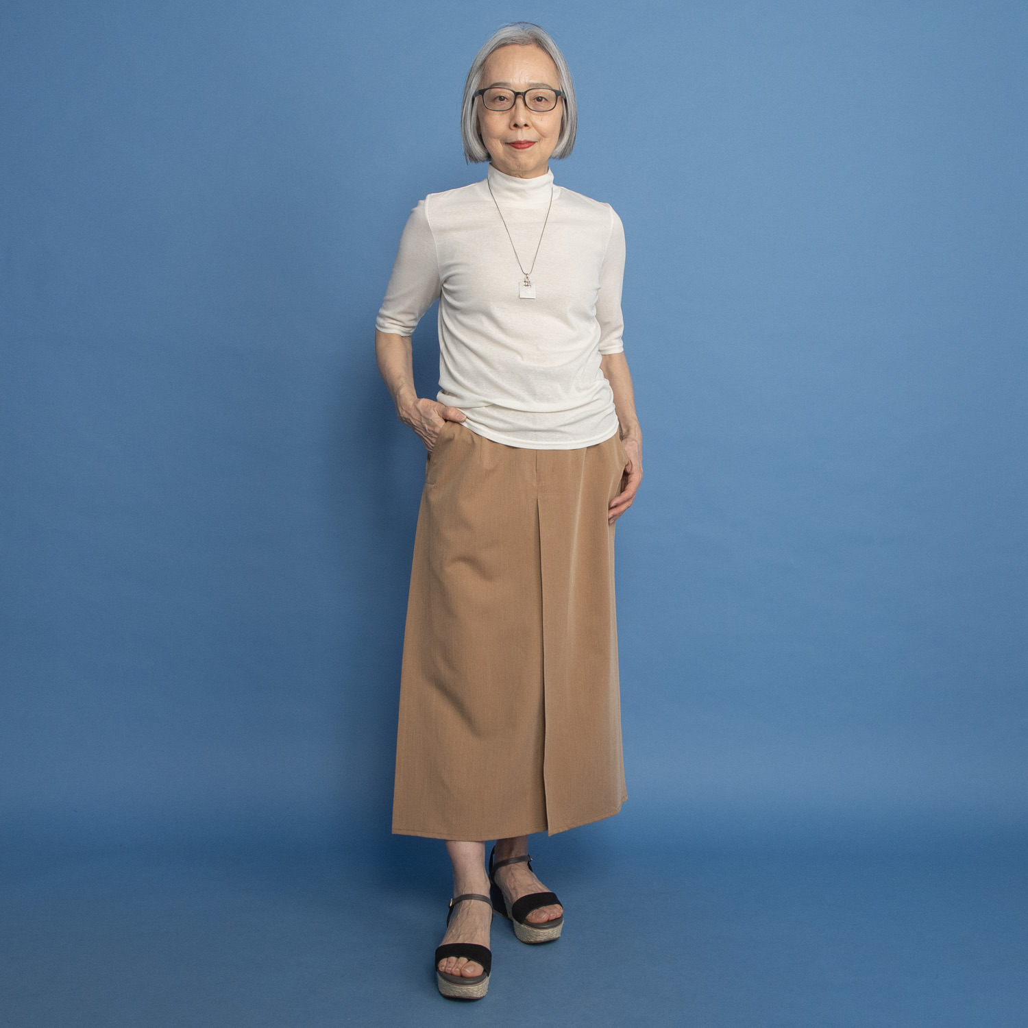 ヤエアジュテ Ｉラインでスタイルアップ サイドタックデザイン ロングスカート