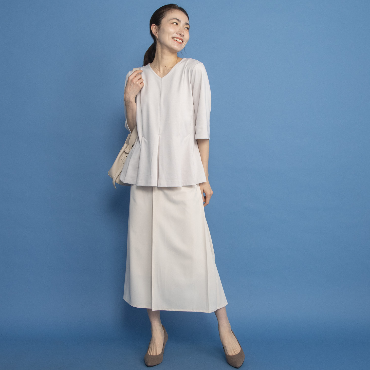 ヤエアジュテ Ｉラインでスタイルアップ サイドタックデザイン ロングスカート