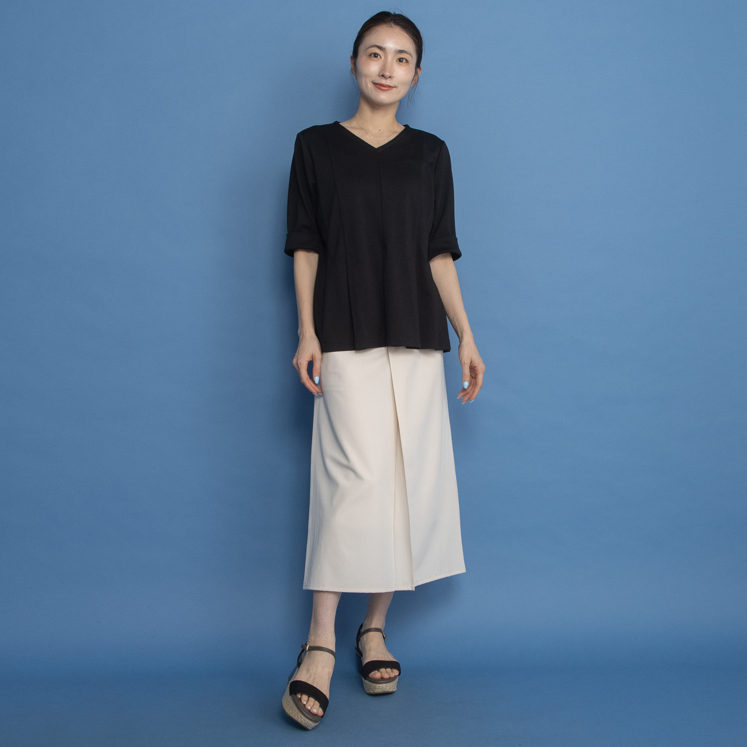 ヤエアジュテ Ｉラインでスタイルアップ サイドタックデザイン ロングスカート