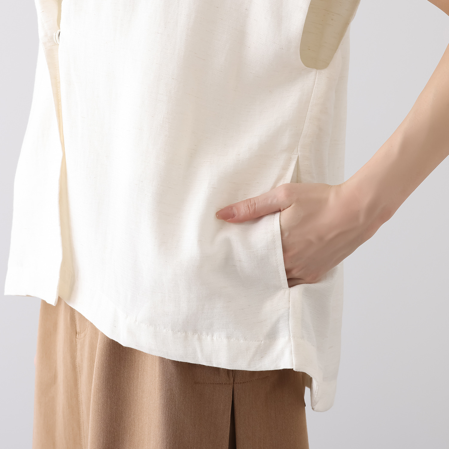 ヤエアジュテ 大人の品格カジュアル フーディーベスト