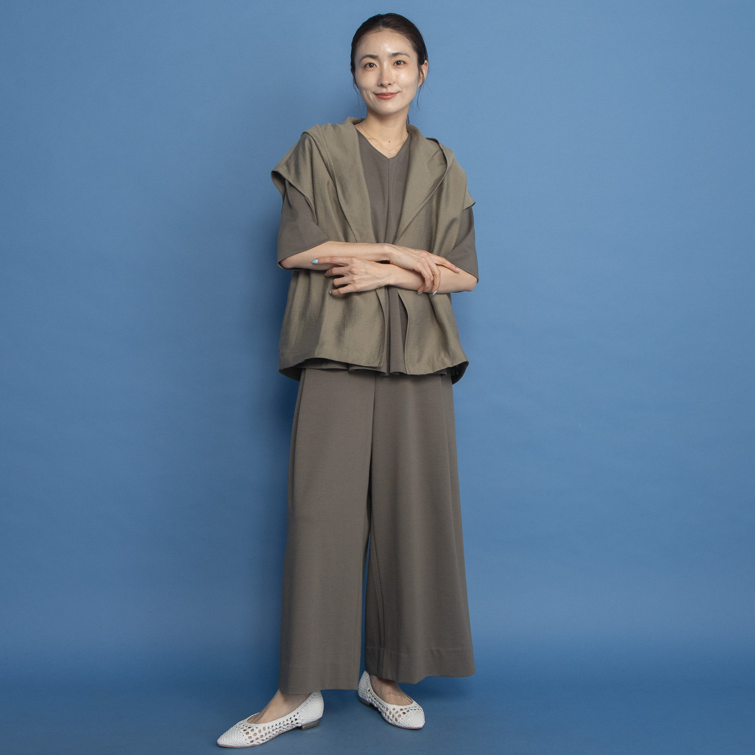 ヤエアジュテ 大人の品格カジュアル フーディーベスト