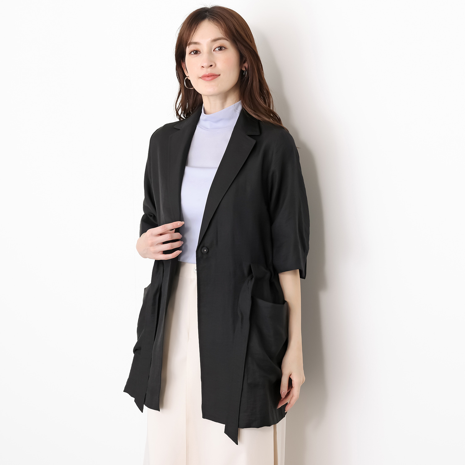 ヤエアジュテ テーラードカラーを カジュアルモードで装う ハーフスリーブジャケット