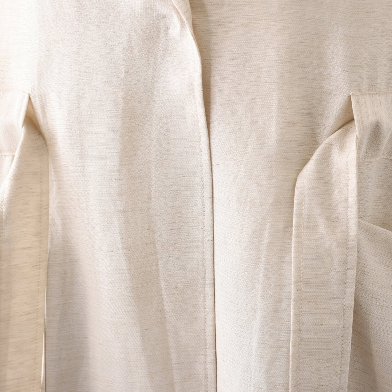 ヤエアジュテ テーラードカラーを カジュアルモードで装う ハーフスリーブジャケット