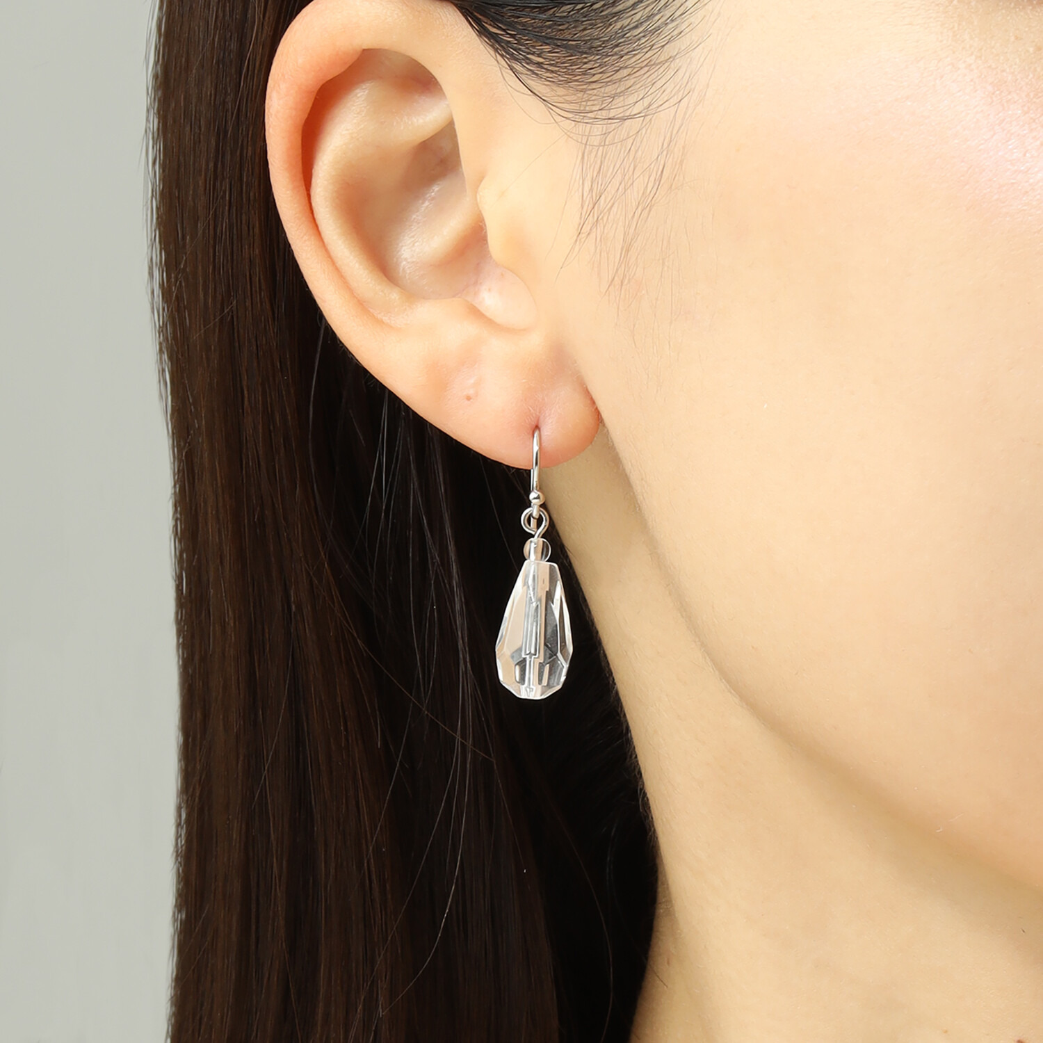 岩崎美智子コレクション 天然水晶 ドロップシェイプ イヤリング／ピアス