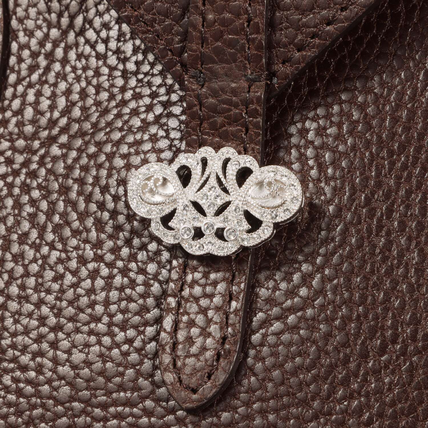 エーディーエムジェイ イタリアンレザー アールデコモティーフ ボストンバッグ