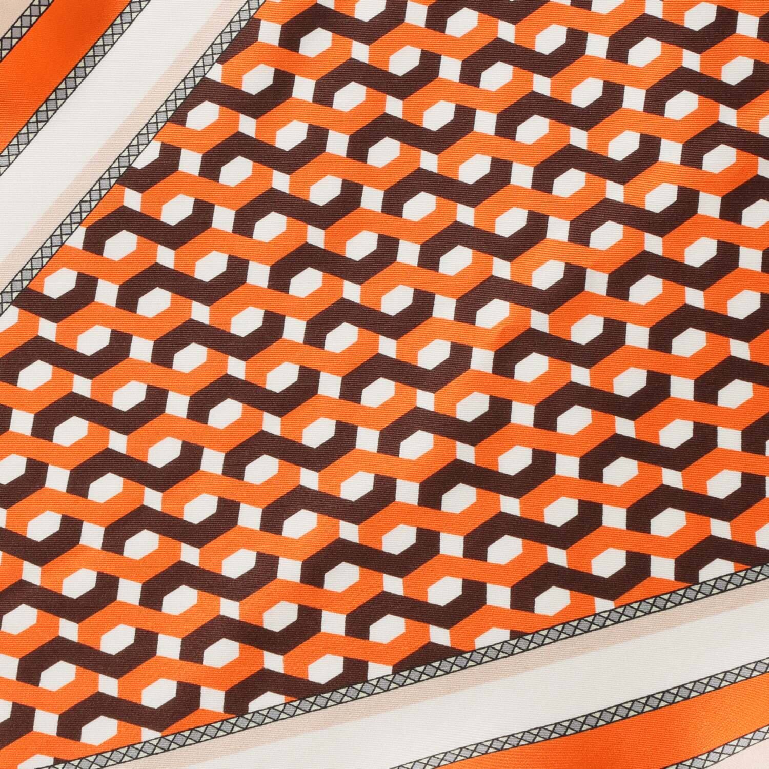 ヘ・エラ シルク１００％ 簡単・おしゃれ アレンジ幅が広がる！ 菱形スカーフ