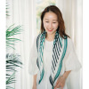 ヘ・エラ シルク１００％ 簡単・おしゃれ アレンジ幅が広がる！ 菱形スカーフ