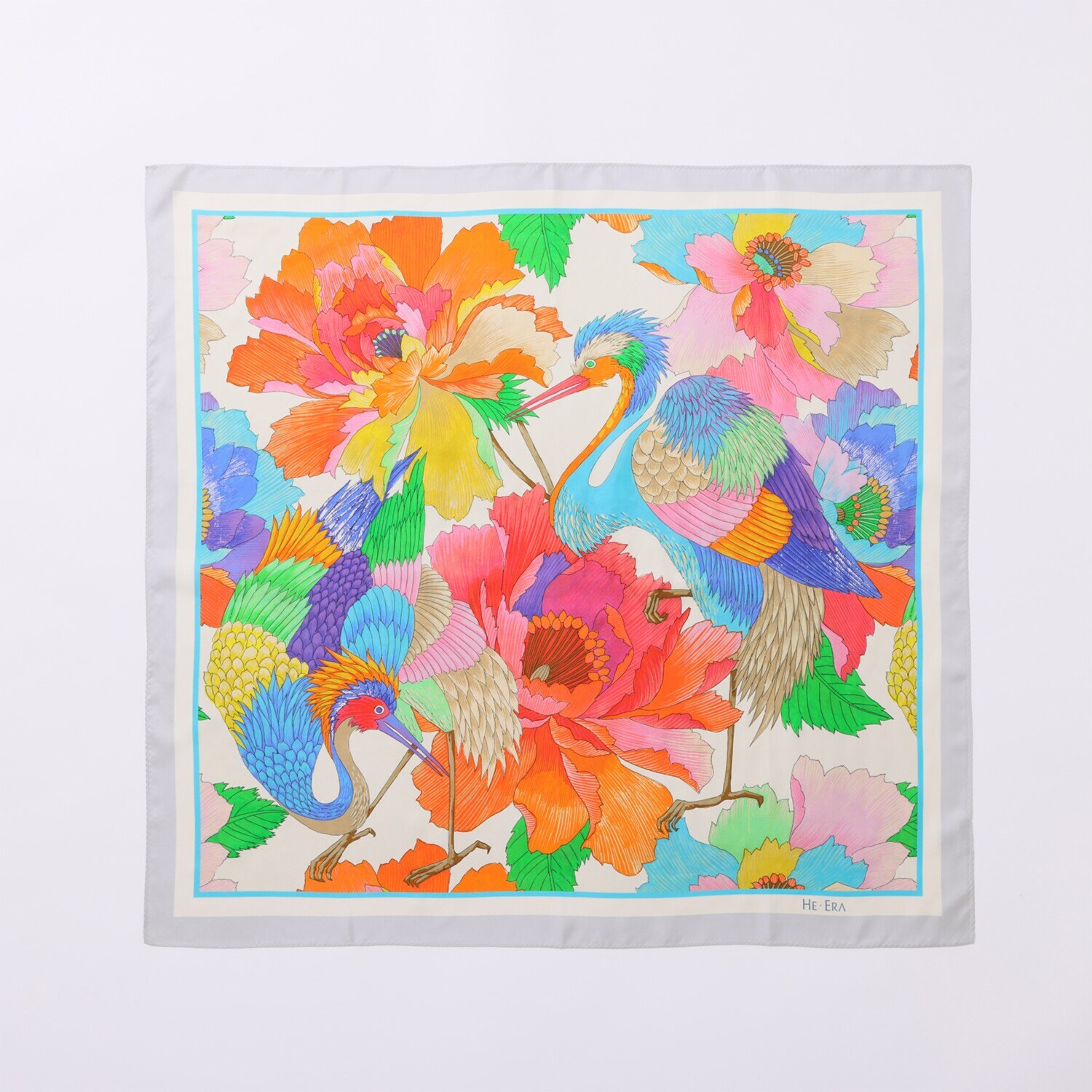 ヘ・エラ シルク１００％ 彩りがあなたを包む スクエア大判スカーフ