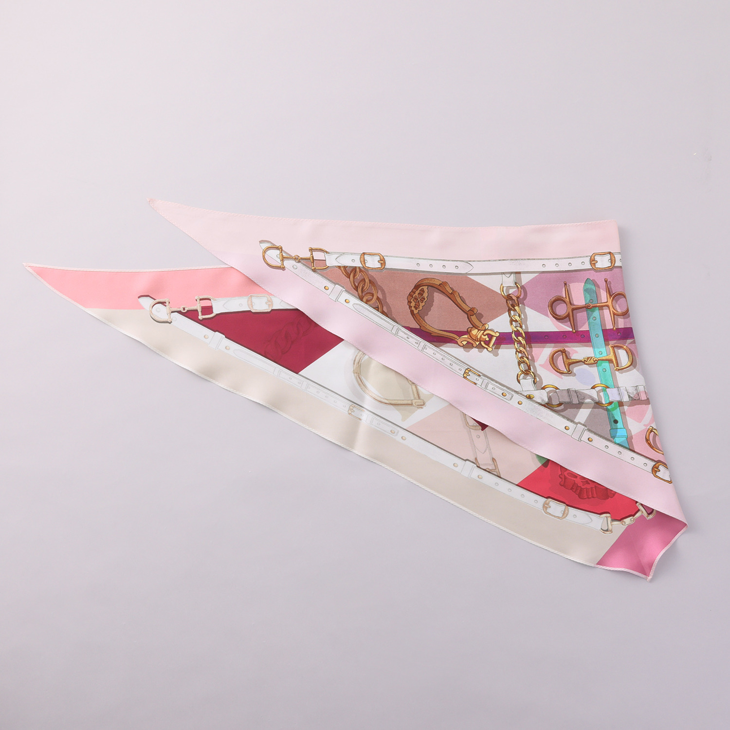 ミラ・ショーン シルク１００％ リバーシブル トライアングルスカーフ