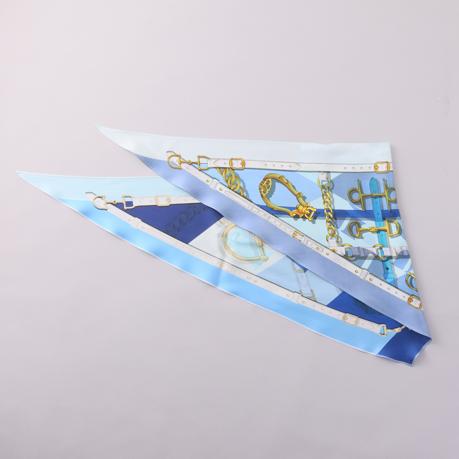 ミラ・ショーン シルク１００％ リバーシブル トライアングルスカーフ