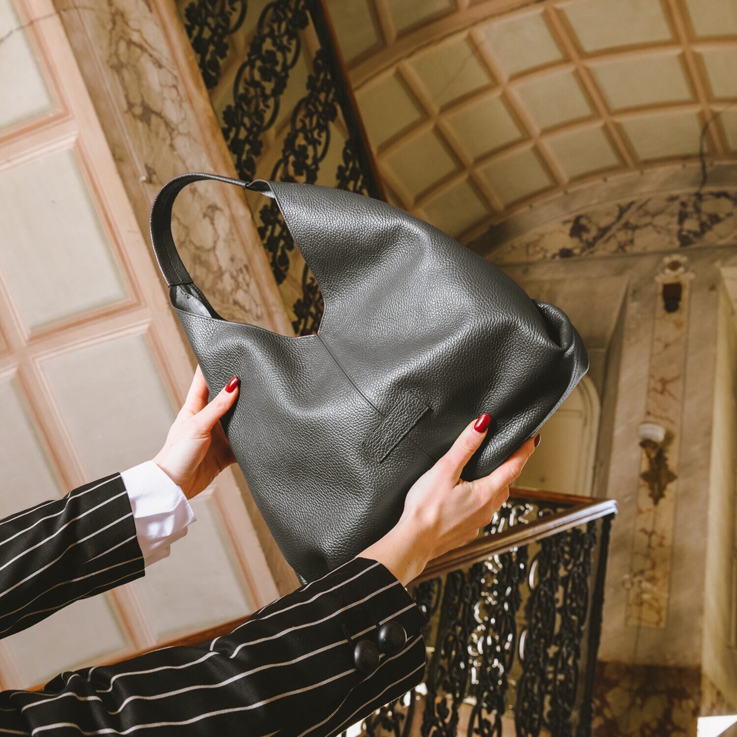 アンナヴィルジリ イタリア製 モノグラムポーチバッグ＆ カーフシュリンク型押し トートバッグ “ジョイア”