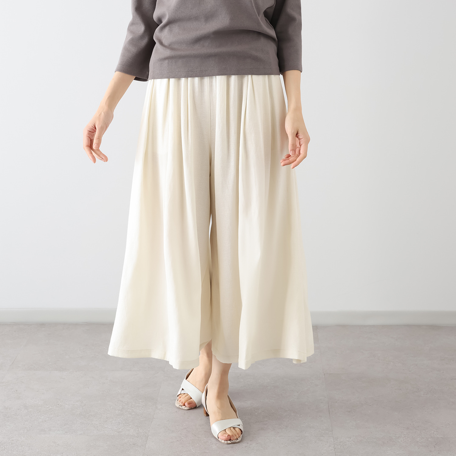 ＢＯＵＮＣＹ　ＢＯＮＤ バーズアイ シルエットにこだわった フレアーパンツ