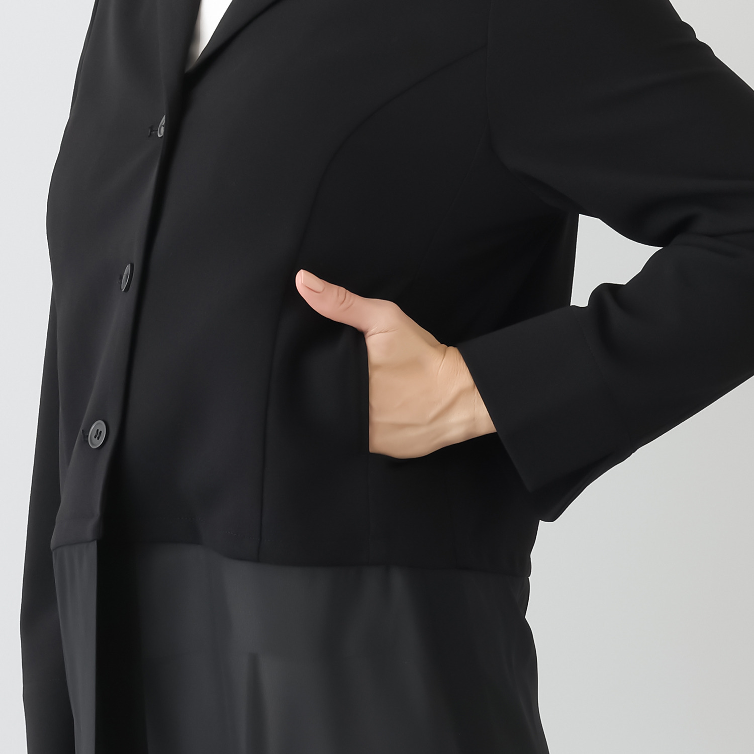 ミニマライズプラス 春らしい軽やかさ トレンドを取り入れた 大人スタイリッシュな 異素材使いの ロングコート