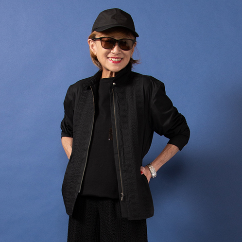 ミニマライズプラス シャツとジャケットを キュッと一緒にデザイン ライン刺しゅうで トレンド感満載な シャツジャケット