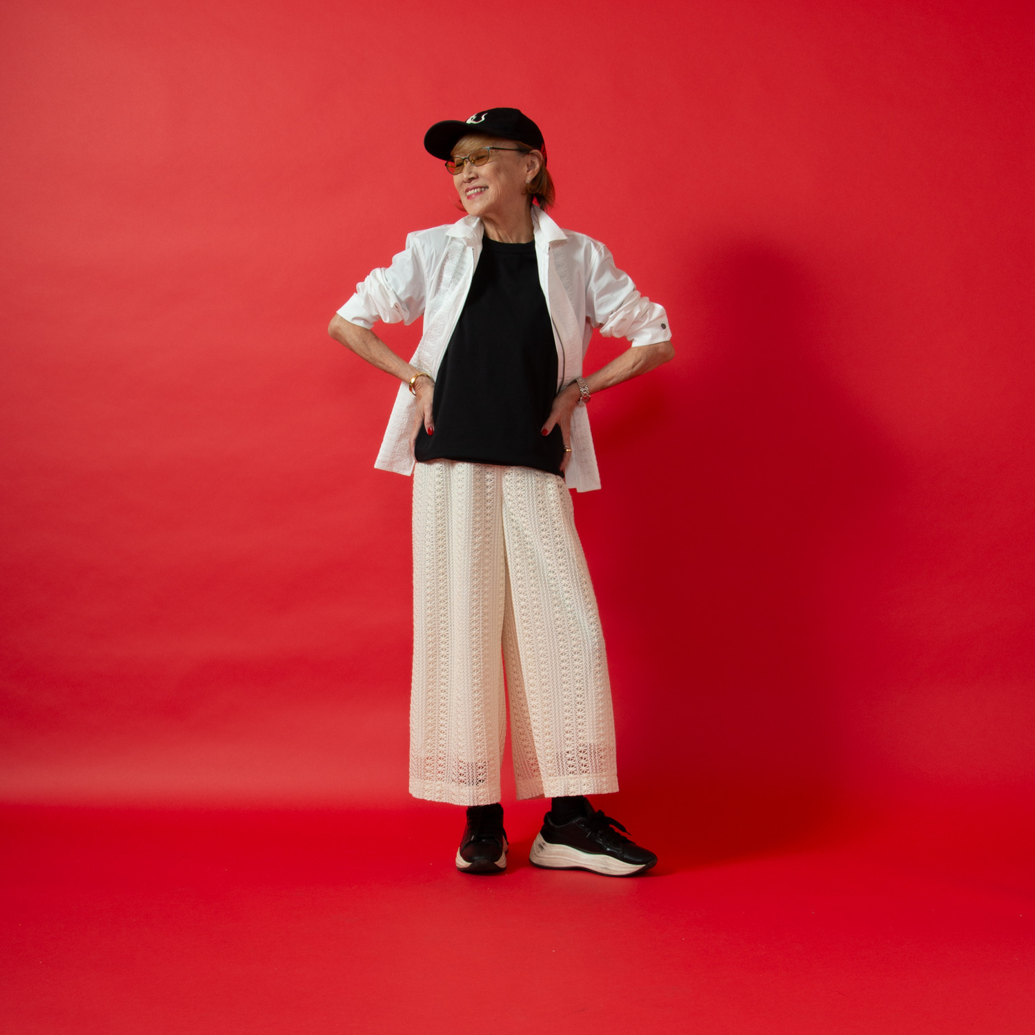 ミニマライズプラス 立体感のあるレース使いで 甘さの中に シャープさが光る モードなパンツ