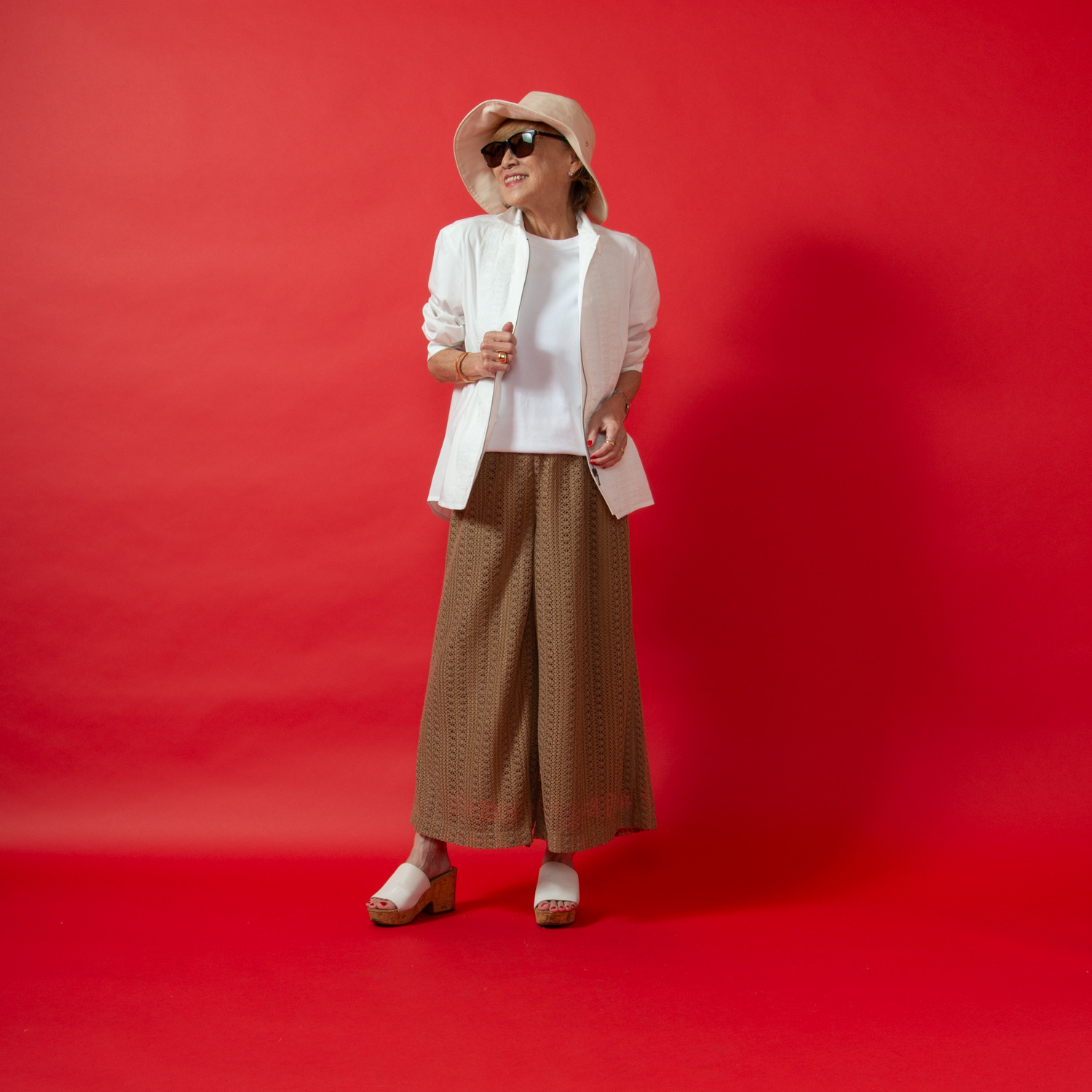 ミニマライズプラス 立体感のあるレース使いで 甘さの中に シャープさが光る モードなパンツ