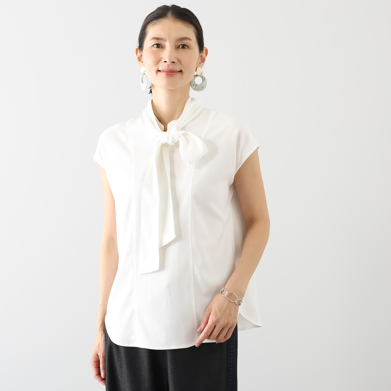 ブルーコレクション ボウタイで印象チェンジ デニム調 プルオーバーブラウス